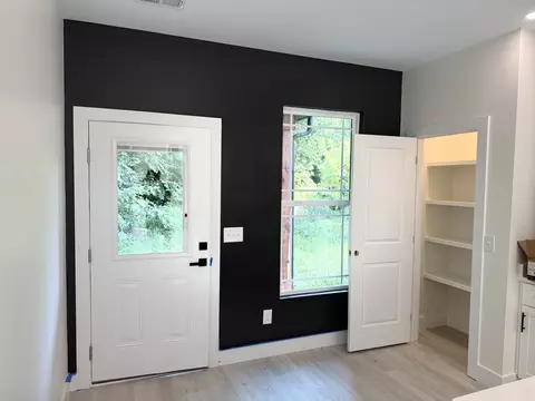 Entry Way - 534 20th Ave W, Springfield, TN 37172 photo 1 of 3