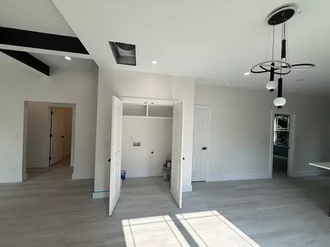 Entry Way - 534 20th Ave W, Springfield, TN 37172 photo 2 of 3