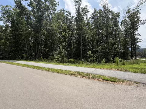 8482 Big Sky Ln, Signal Mountain, TN 37377