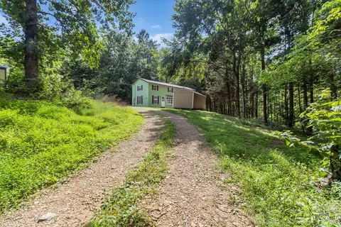 6112 King Robert Ln, Westmoreland, TN 37186