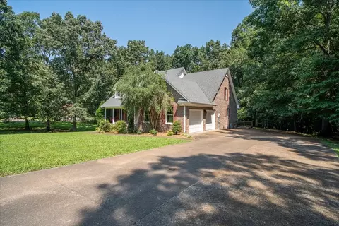 11 Ashley Ct, Lawrenceburg, TN 38464