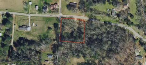 1119 5th St, Etowah, TN 37331