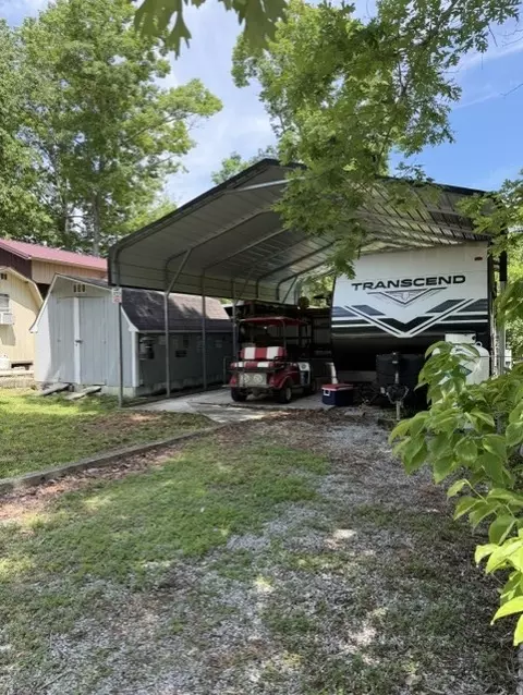 215 Honeysuckle Dr, Crossville, TN 38555