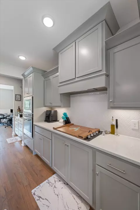 Kitchen - 977 Mcbrides Branch Rd, Beechgrove, TN 37018 photo 2 of 2