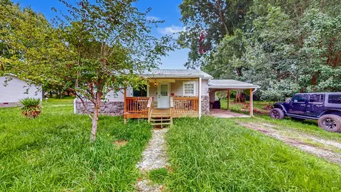 109 Oakwood Dr, Huntland, TN 37345