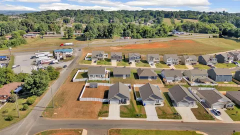 1000 Evan Ct, Talbott, TN 37877 photo 4