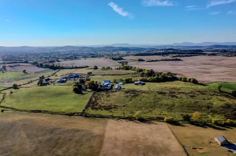 12 Seahorn Rd, Jefferson City, TN 37760