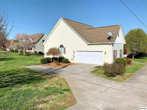 2426 Beacon Rd, Talbott, TN 37877 photo 2