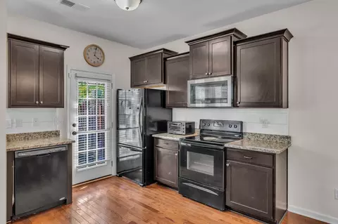 Kitchen - 2091 Hemlock Dr, Spring Hill, TN 37174 photo 2 of 4