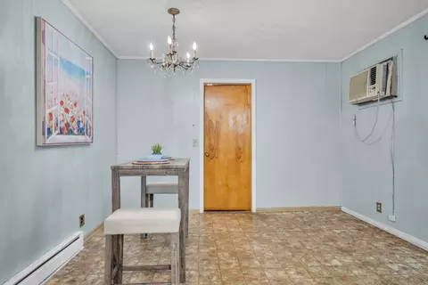 Dining - 152 W Piney Rd, Dickson, TN 37055 photo 1 of 2