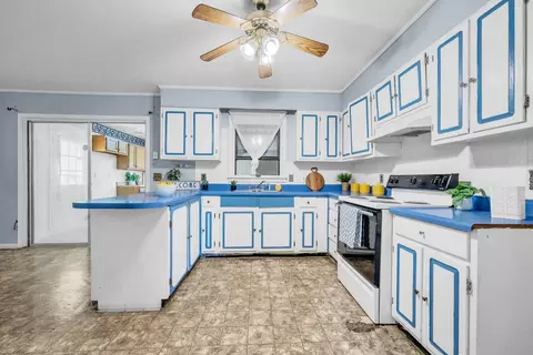 Kitchen - 152 W Piney Rd, Dickson, TN 37055 photo 1 of 4