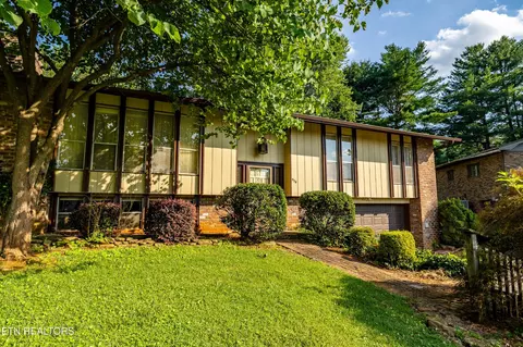 936 Devon Cir, Maryville, TN 37804
