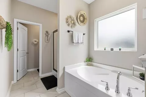 Bath - 601 Lyla Dr, Spring Hill, TN 37174 photo 1 of 5