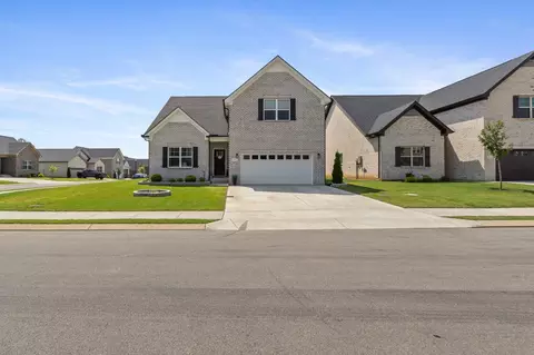 Exterior - 601 Lyla Dr, Spring Hill, TN 37174 photo 4 of 27