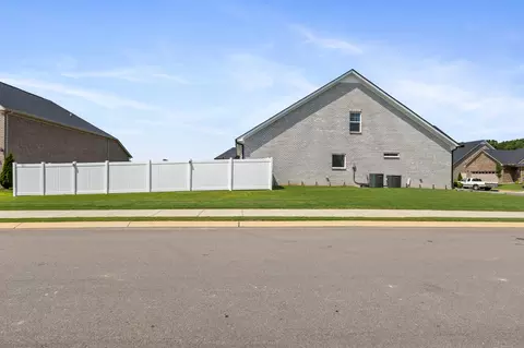 Exterior - 601 Lyla Dr, Spring Hill, TN 37174 photo 13 of 27