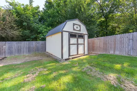 Exterior - 88 Epperson Dr, Jackson, TN 38305 photo 9 of 10