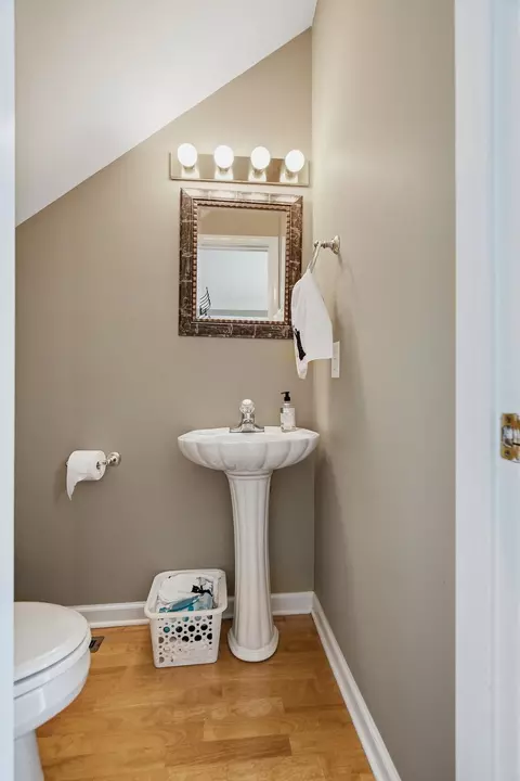 Bath - 117 Thomas Holman Cir, Springfield, TN 37172 photo 2 of 3