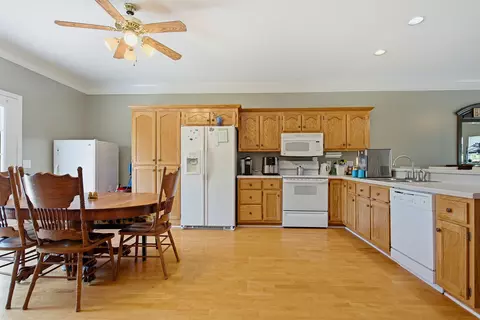 Kitchen - 117 Thomas Holman Cir, Springfield, TN 37172 photo 1 of 3