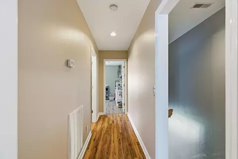 Entry Way - 117 Thomas Holman Cir, Springfield, TN 37172 photo 2 of 2