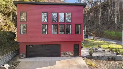 667 Turkey Nest Rd, Gatlinburg, TN 37738