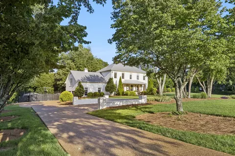 1433 Holly Hill Dr, Franklin, TN 37064