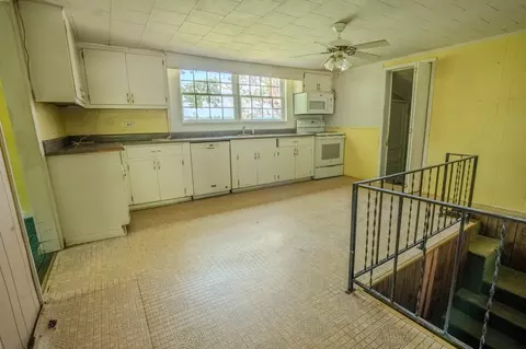 Kitchen - 139 Hardin Loop, Westpoint, TN 38486 photo 1 of 3