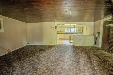Living - 139 Hardin Loop, Westpoint, TN 38486 photo 2 of 5