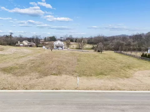 102 Heirloom Ln, Columbia, TN 38401