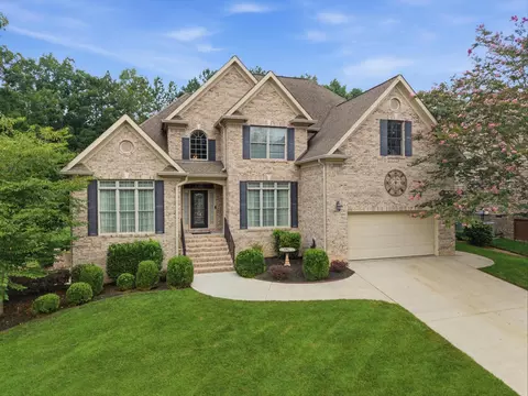 11177 Captains Cove Dr, Soddy Daisy, TN 37379