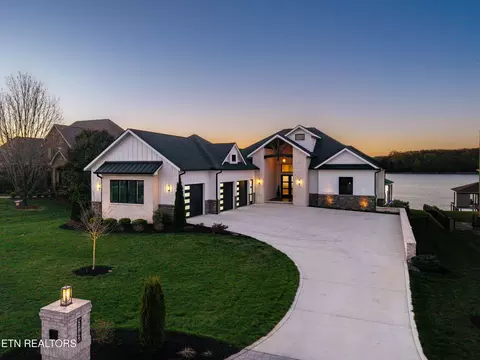 3742 Promontory Pt, Louisville, TN 37777