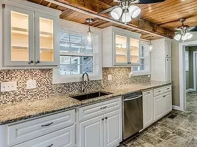 Kitchen - 175 Dillon Rd, Baxter, TN 38544 photo 2 of 2