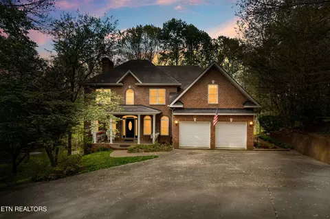 639 S Arch Rock Dr, Sevierville, TN 37876