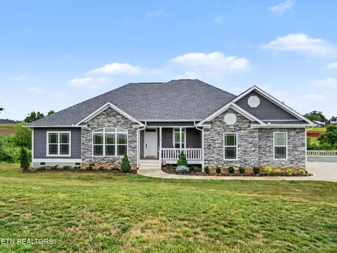 218 Eagle View Dr, Dandridge, TN 37725
