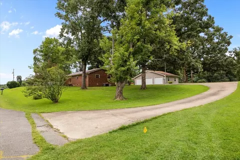 Exterior - 166 Parrish Ln, Mcewen, TN 37101 photo 11 of 13