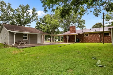 Exterior - 166 Parrish Ln, Mcewen, TN 37101 photo 5 of 13