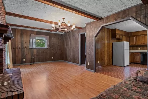 Living - 166 Parrish Ln, Mcewen, TN 37101 photo 2 of 4