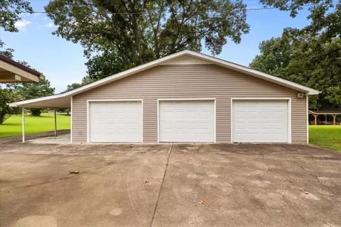 Exterior - 166 Parrish Ln, Mcewen, TN 37101 photo 7 of 13