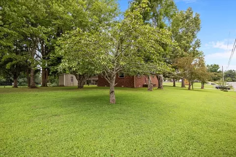 Exterior - 166 Parrish Ln, Mcewen, TN 37101 photo 12 of 13