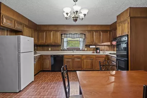 Kitchen - 166 Parrish Ln, Mcewen, TN 37101 photo 1 of 3