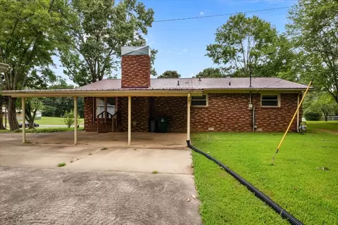 Exterior - 166 Parrish Ln, Mcewen, TN 37101 photo 4 of 13