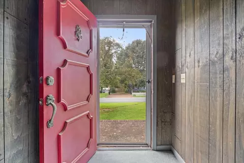 Entry Way - 166 Parrish Ln, Mcewen, TN 37101 photo 1 of 1