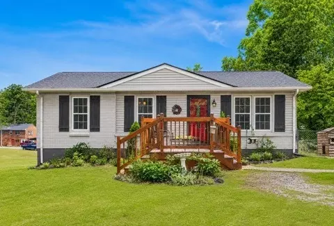 1304 Breeze Ln, Clarksville, TN 37040