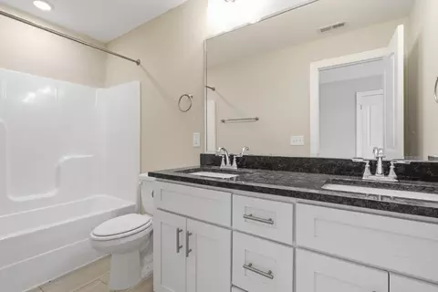 Bath - 507 E Castle St, Murfreesboro, TN 37130 photo 3 of 3