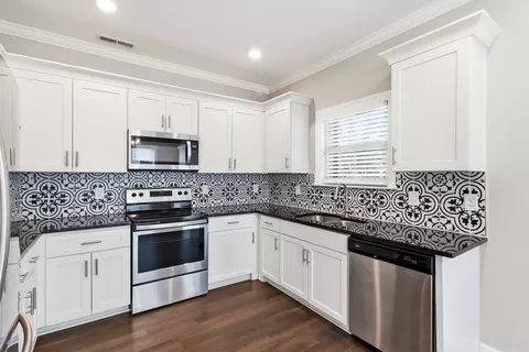 Kitchen - 507 E Castle St, Murfreesboro, TN 37130 photo 2 of 3