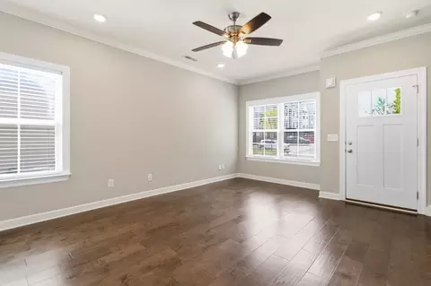 Living - 507 E Castle St, Murfreesboro, TN 37130 photo 3 of 4