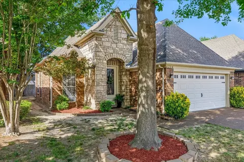 6736 Stone Garden Dr, Memphis, TN 38134