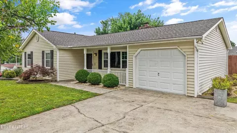 1304 Graycreek Ln, Knoxville, TN 37923