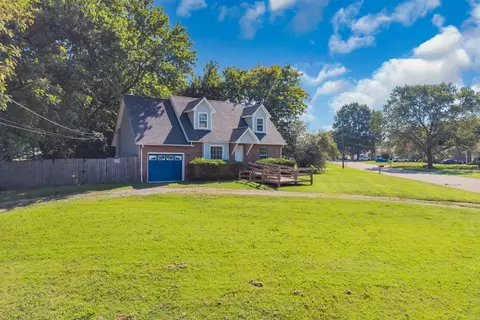 221 Jim Thorpe Dr, Clarksville, TN 37042