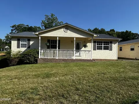 151 W Meeting St, Dandridge, TN 37725