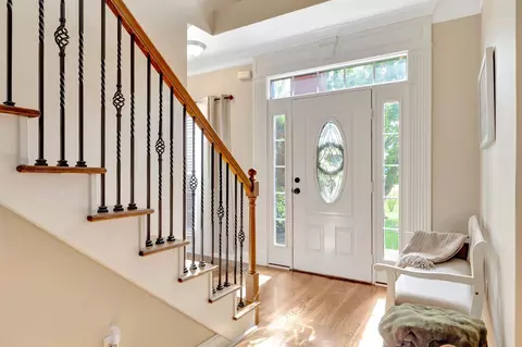 Entry Way - 902 Rushmore Dr, Murfreesboro, TN 37129 photo 2 of 7